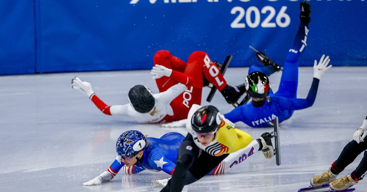 Patinadora passa por cirurgia facial após ser atingida por skate