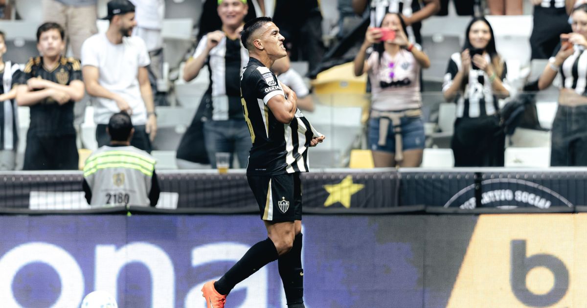 Atlético-MG vence o Grêmio com facilidade e aproxima o tricolor do Z4