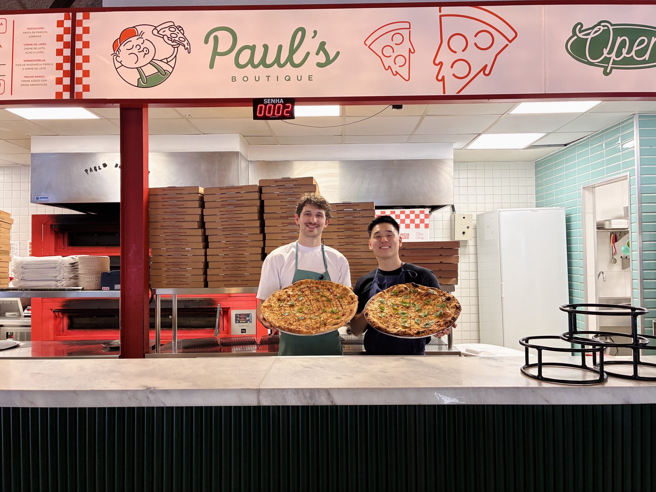 Paul’s Boutique coloca Sriracha na pizza em parceria com Cheff Otto
