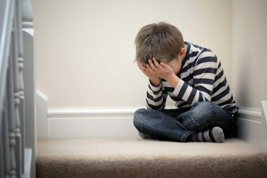 Setembro Amarelo: irritabilidade e isolamento podem ser sinais de sofrimento emocional em crianças e adolescentes