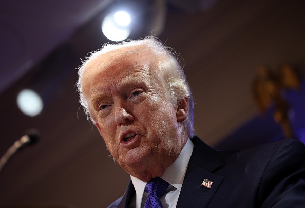 Tarifaço de Trump: nova taxa global de 10% entra em vigor nesta terça-feira