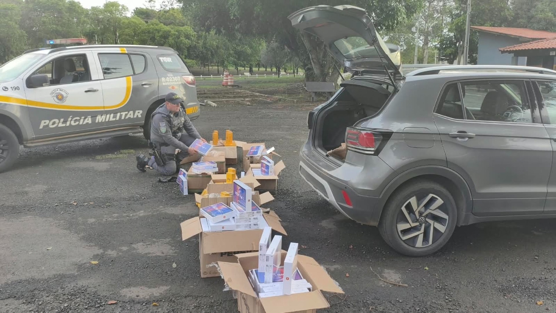 Polícia Rodoviária apreende mais de 300 aparelhos eletrônicos sem nota fiscal em Assis