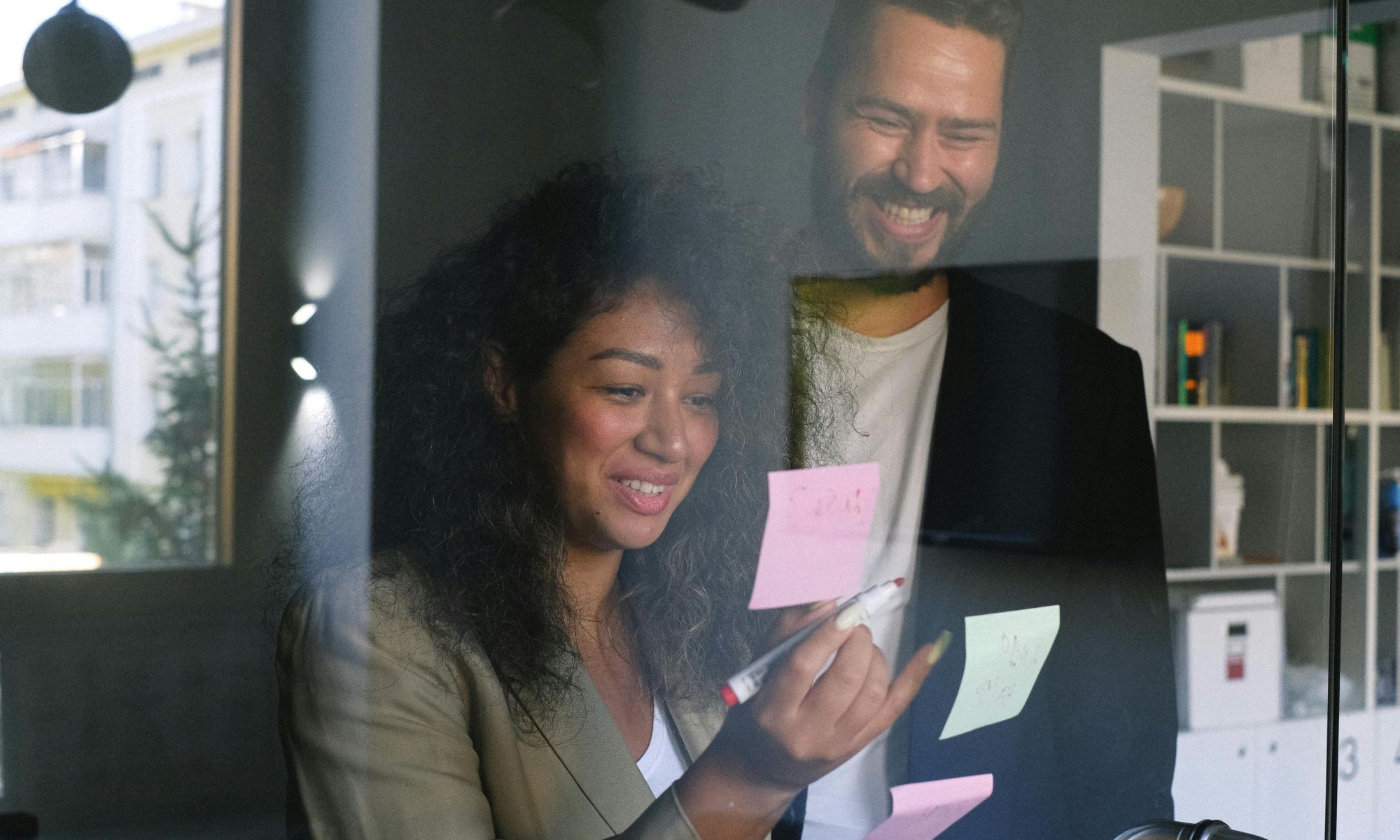 De suporte a agentes automatizados: como a IA tem transformado a Creator Economy