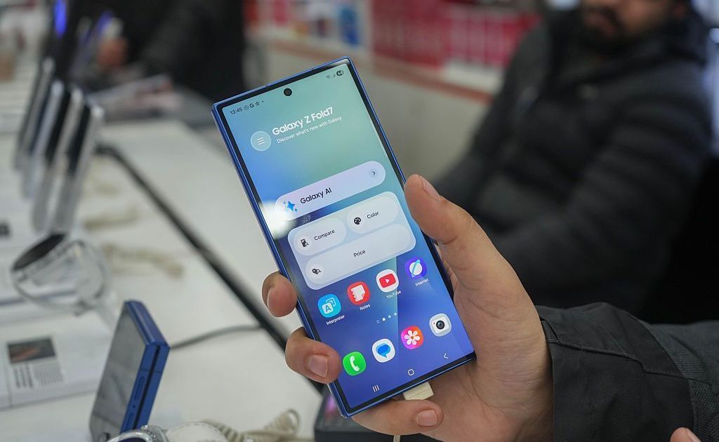 Galaxy Z Fold 7 é eleito smartphone do ano no Prêmio Canaltech
