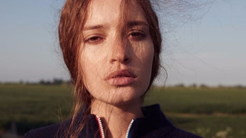 Giane Alves, modelo descoberta em posto de gasolina, morre aos 32 anos