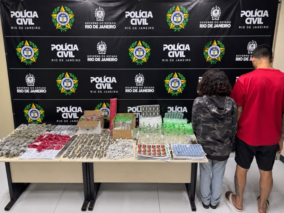Caminhão abandonado era esconderijo de drogas em Cabo Frio; mais de 500 porções apreendidas