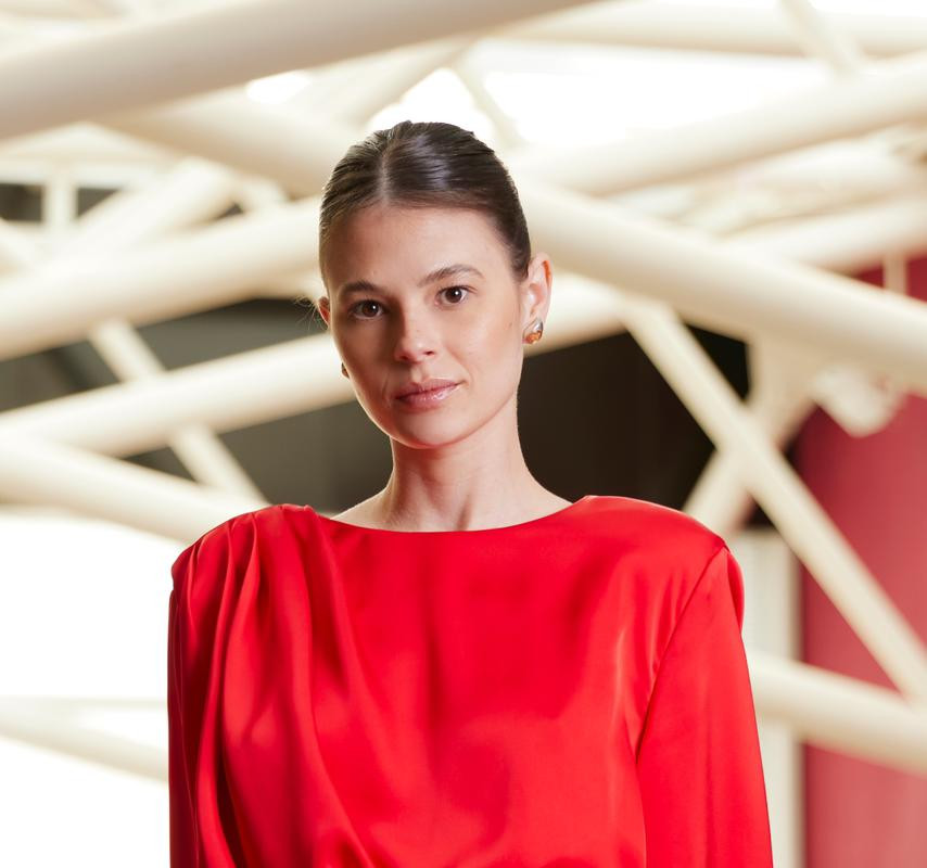 Mayara Junges inaugura showroom em São Paulo e marca novo capítulo da marca autoral