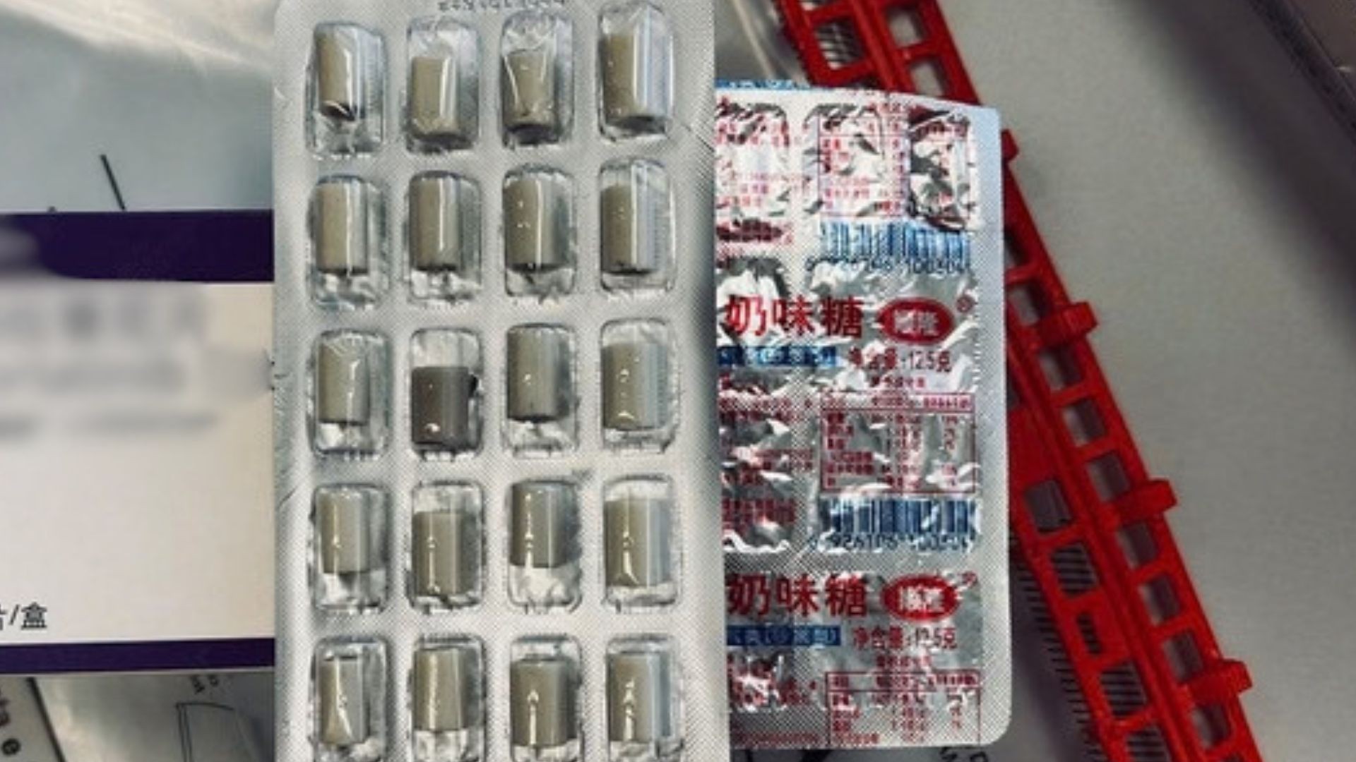 Cartela em chinês com texto que identifica produto como 'bala' leva a investigação sobre possível remédio falso para câncer no RS