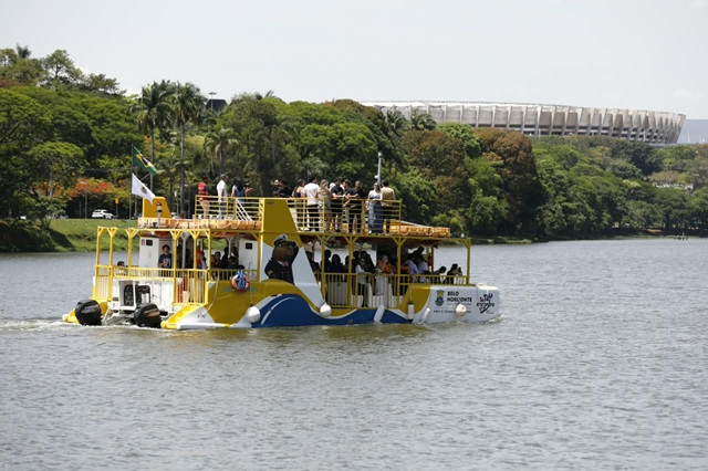 Capivarã está de volta à Lagoa da Pampulha com a retomada da navegação turística no cartão-postal de BH