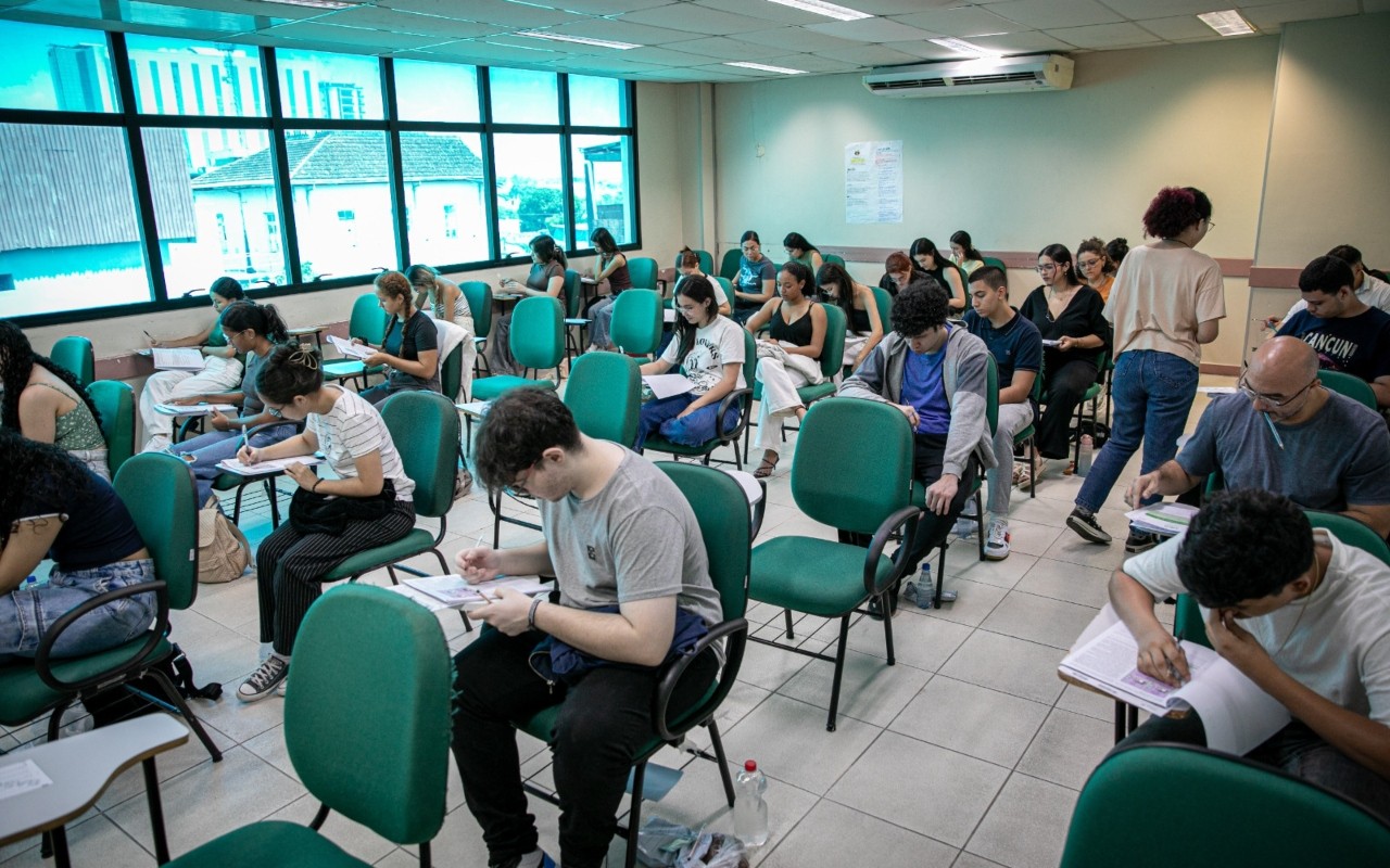 UEA mantém provas do SIS e do Vestibular apesar da fumaça em Manaus e cidades da Região Metropolitana
