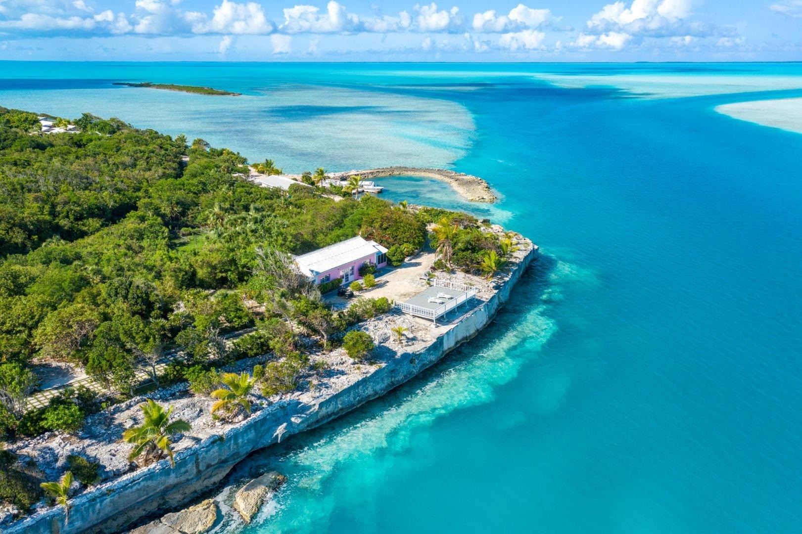 Bahamas tem ilha privativa à venda por R$ 250 milhões; fotos