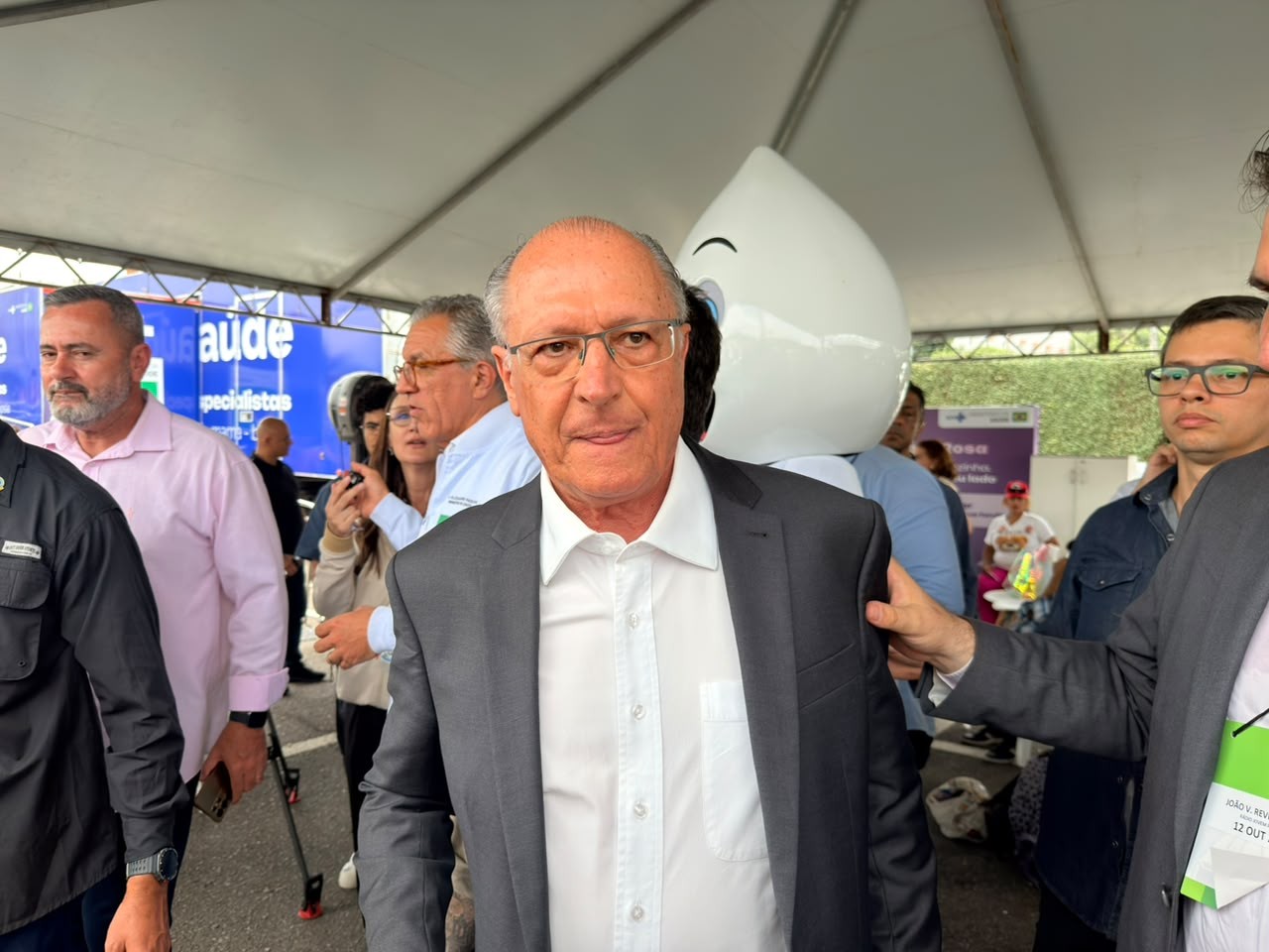 Em Aparecida, Alckmin defende liberdade religiosa após polêmica eleitoral com imagem da santa