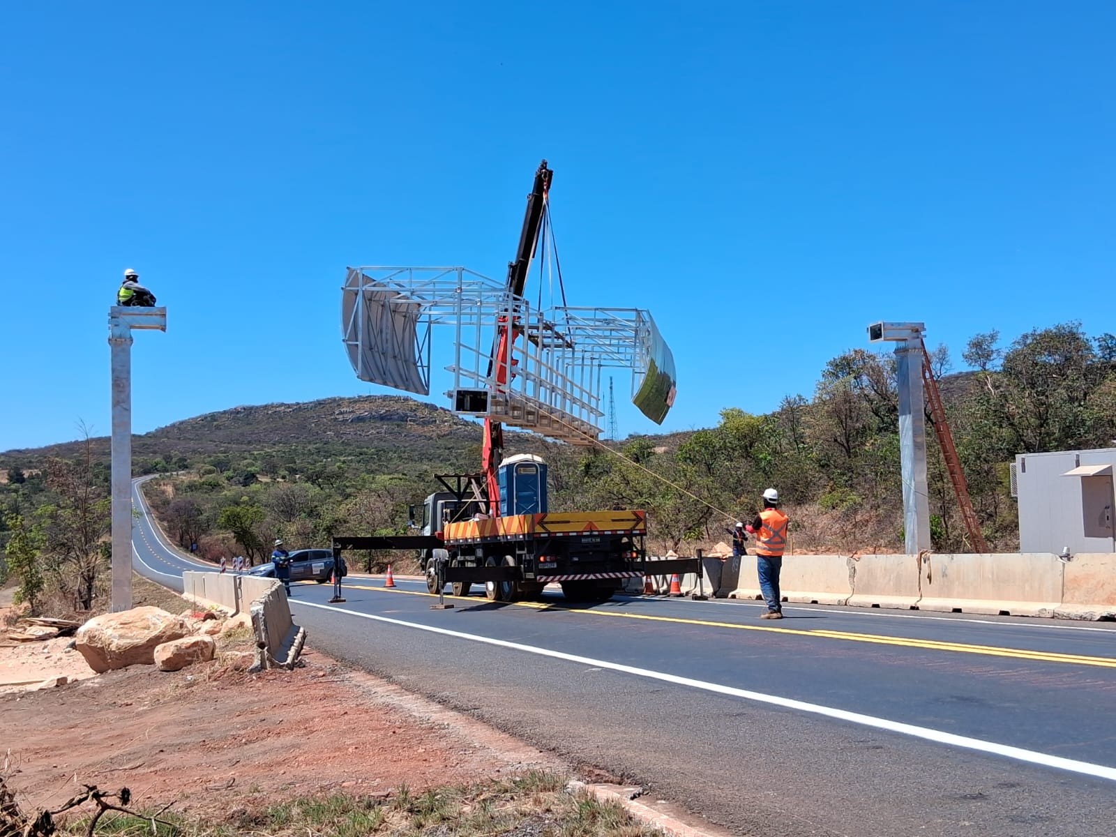 BR-116 será totalmente interditada em Governador Valadares nesta terça (13) para instalação de pedágio eletrônico