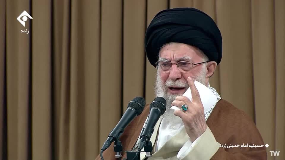 Familiares de Ali Khamenei foram mortos em ataque ao Irã, diz mídia estatal
