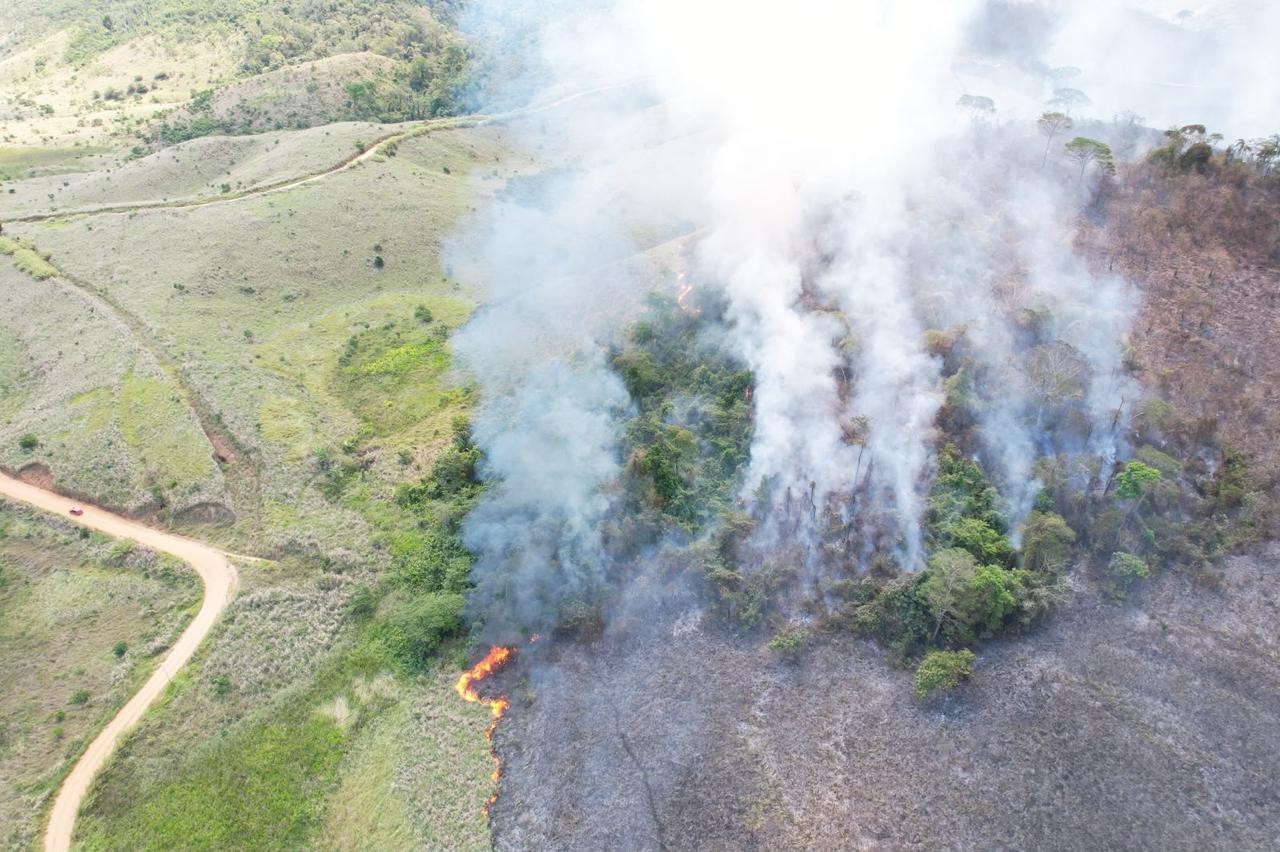 Incêndio em Terra Maxakali: MPMG dá 24 horas para Bertópolis fornecer água e alimentos a indígenas