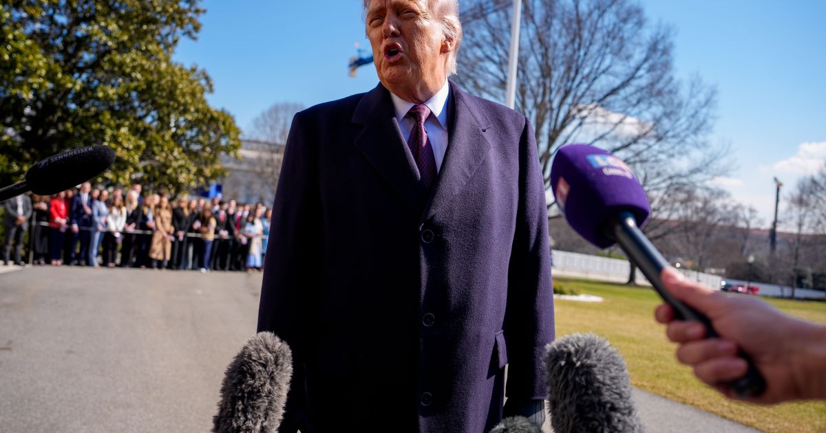 Líderes iranianos querem conversar, diz Trump em entrevista