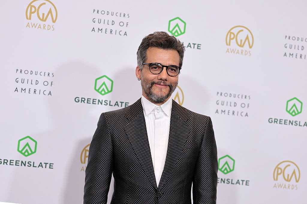 PGA Award 2026: Wagner  Moura posa sorridente para fotógrafos