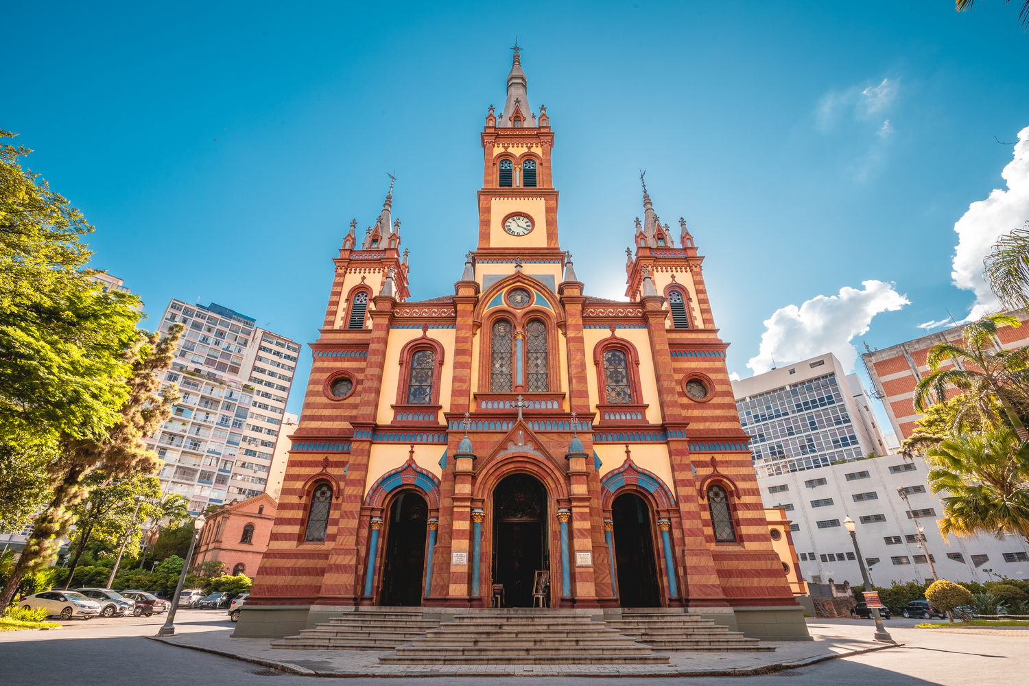 Passeio turístico valoriza artes tradicionais e urbanas do Centro de Belo Horizonte
