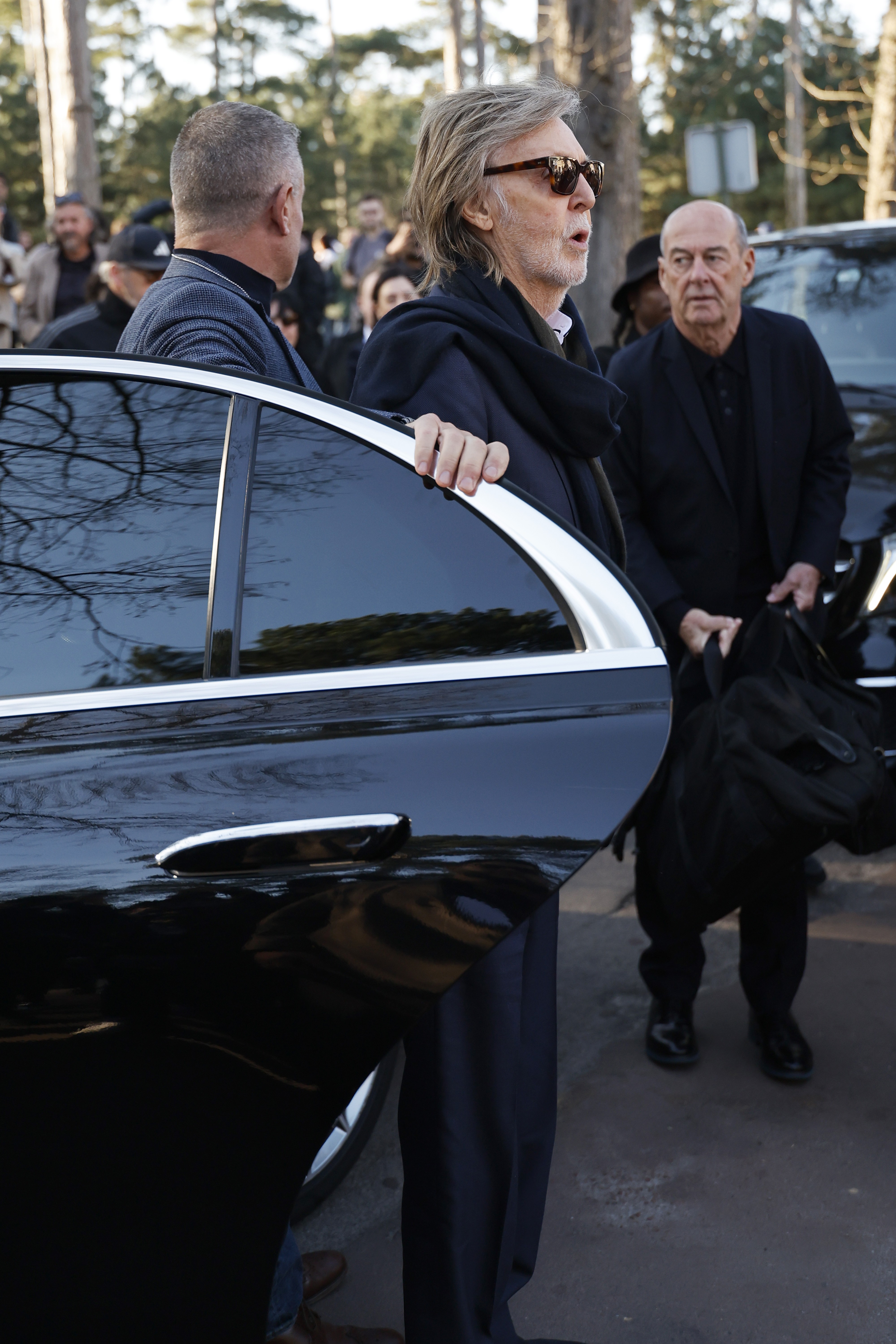 Paul McCartney marca presença no desfile da filha, Stella McCartney, em Paris