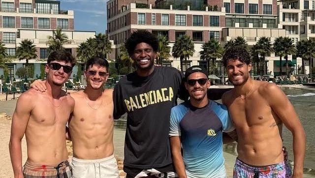 Jogadores do Corinthians aproveitam folga surfando e mencionam a WSL