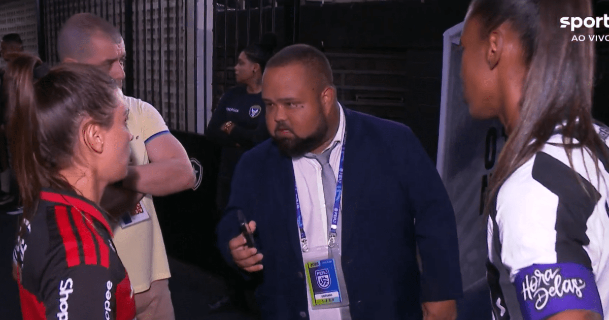 Arbitragem fica presa no trânsito e atrasa jogo do Brasileirão Feminino