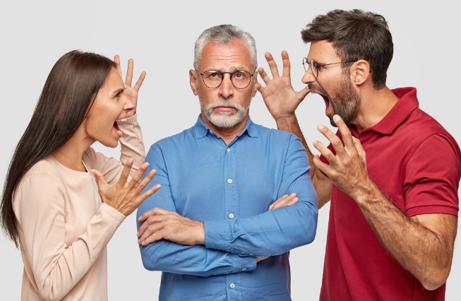 Conviver com pessoas difíceis causa envelhecimento precoce, diz estudo