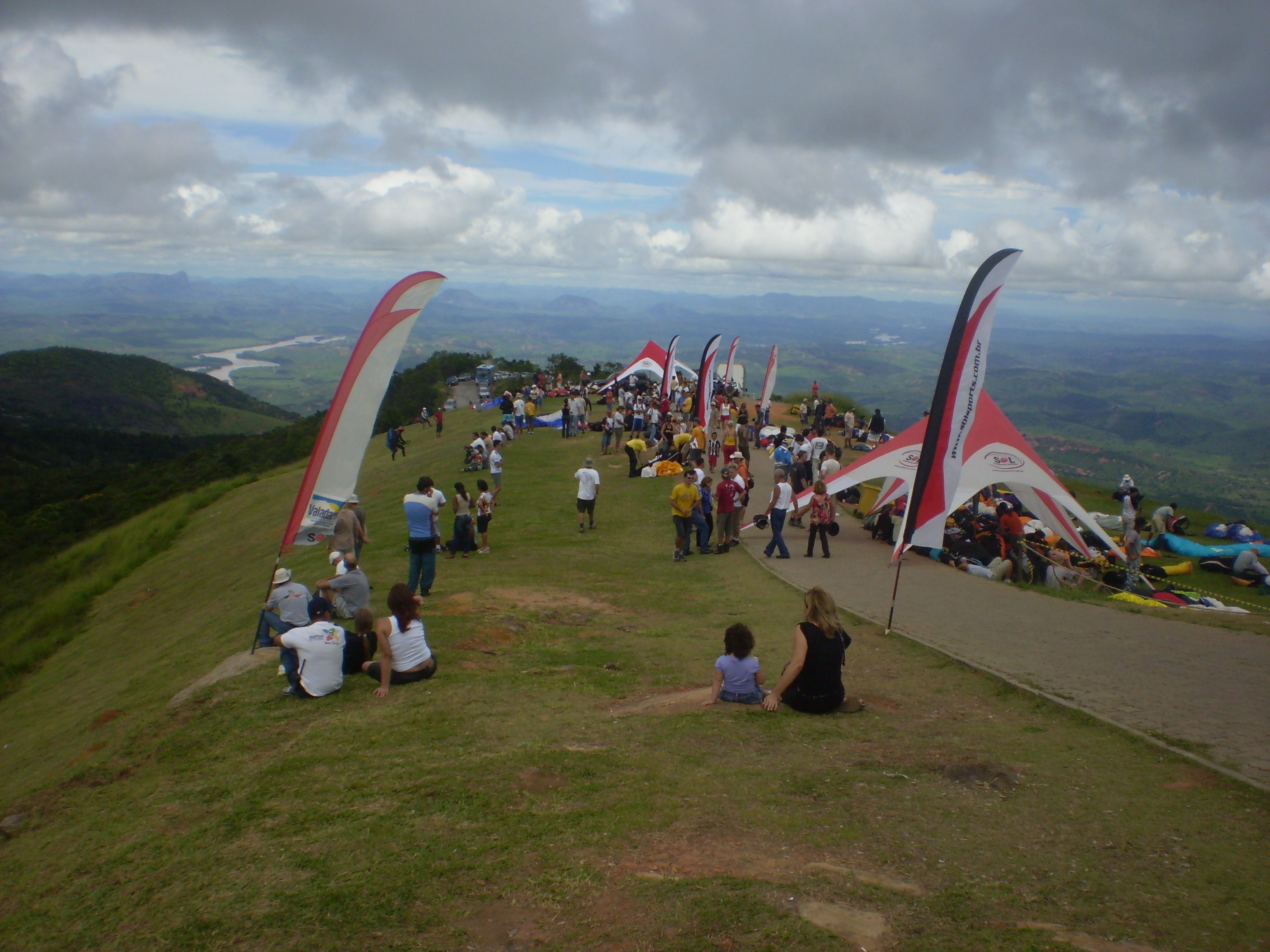 Final do Campeonato Brasileiro de Parapente movimenta o Pico da Ibituruna em Governador Valadares