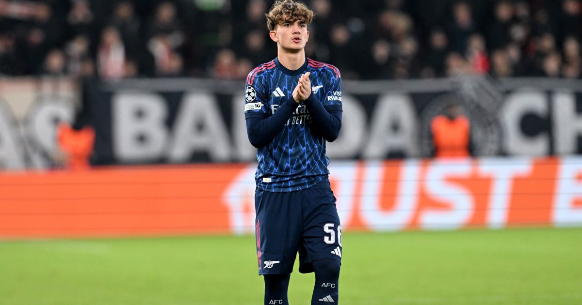 Rooney pede calma com joia do Arsenal após recorde na Premier League