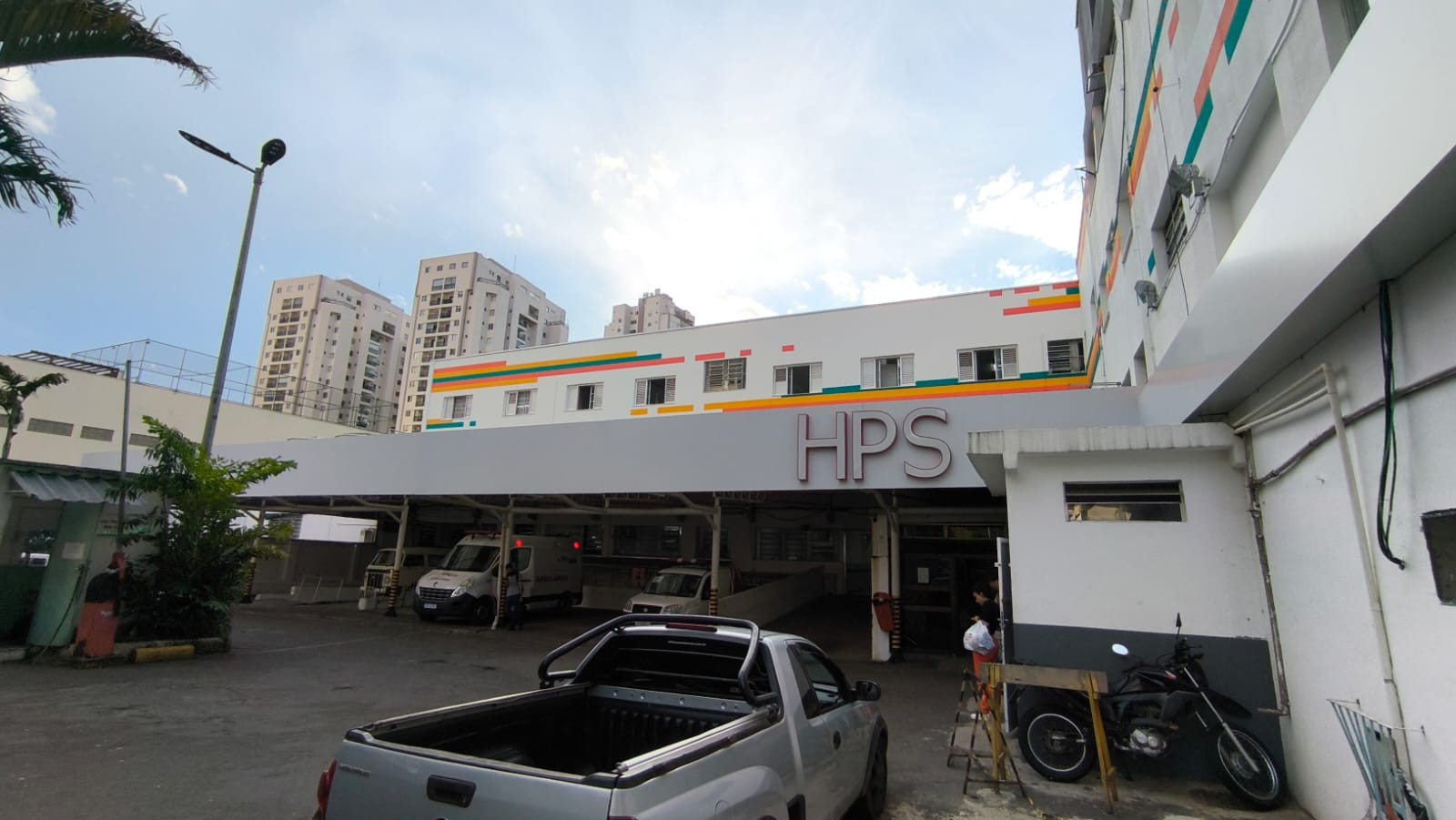 Padrasto é preso por suspeita de fraturar fêmur de bebê em Juiz de Fora; mãe também foi detida