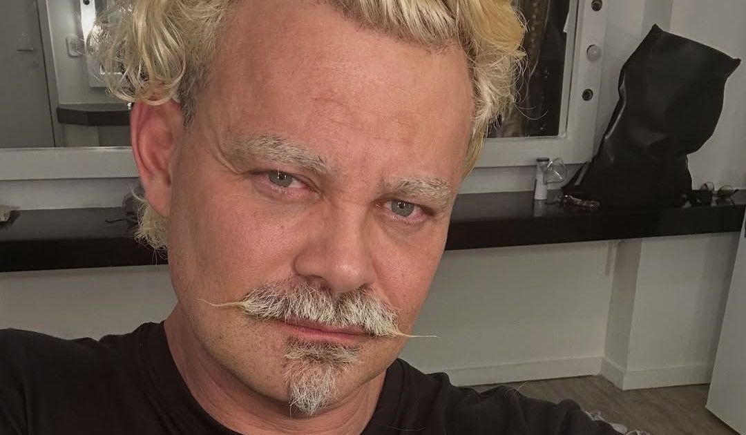 Carmo Dalla Vecchia reclama de comentários sobre idade: “Parece menos”